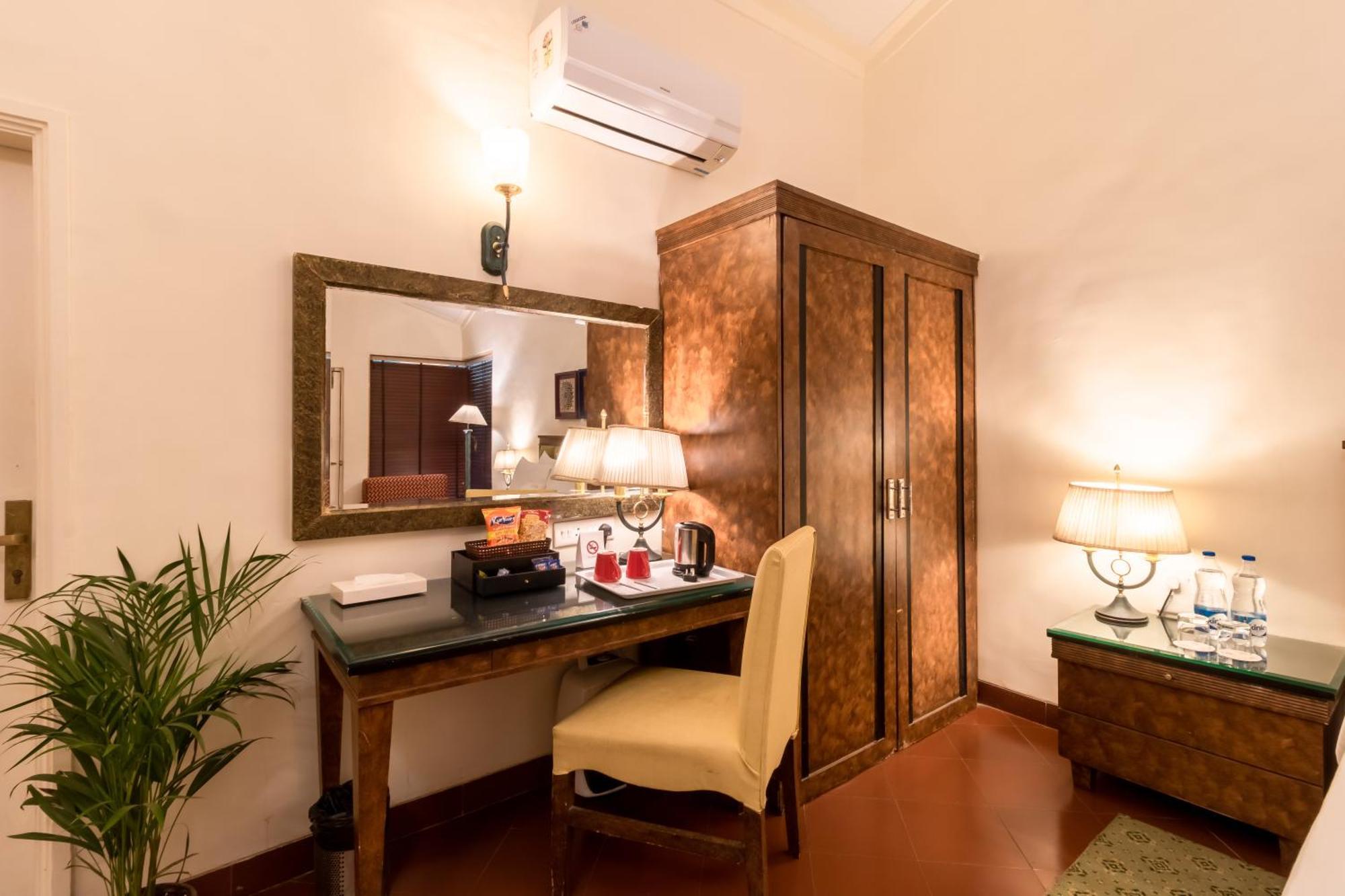 Residency Lake Resort & Spa Mulshi Exterior photo