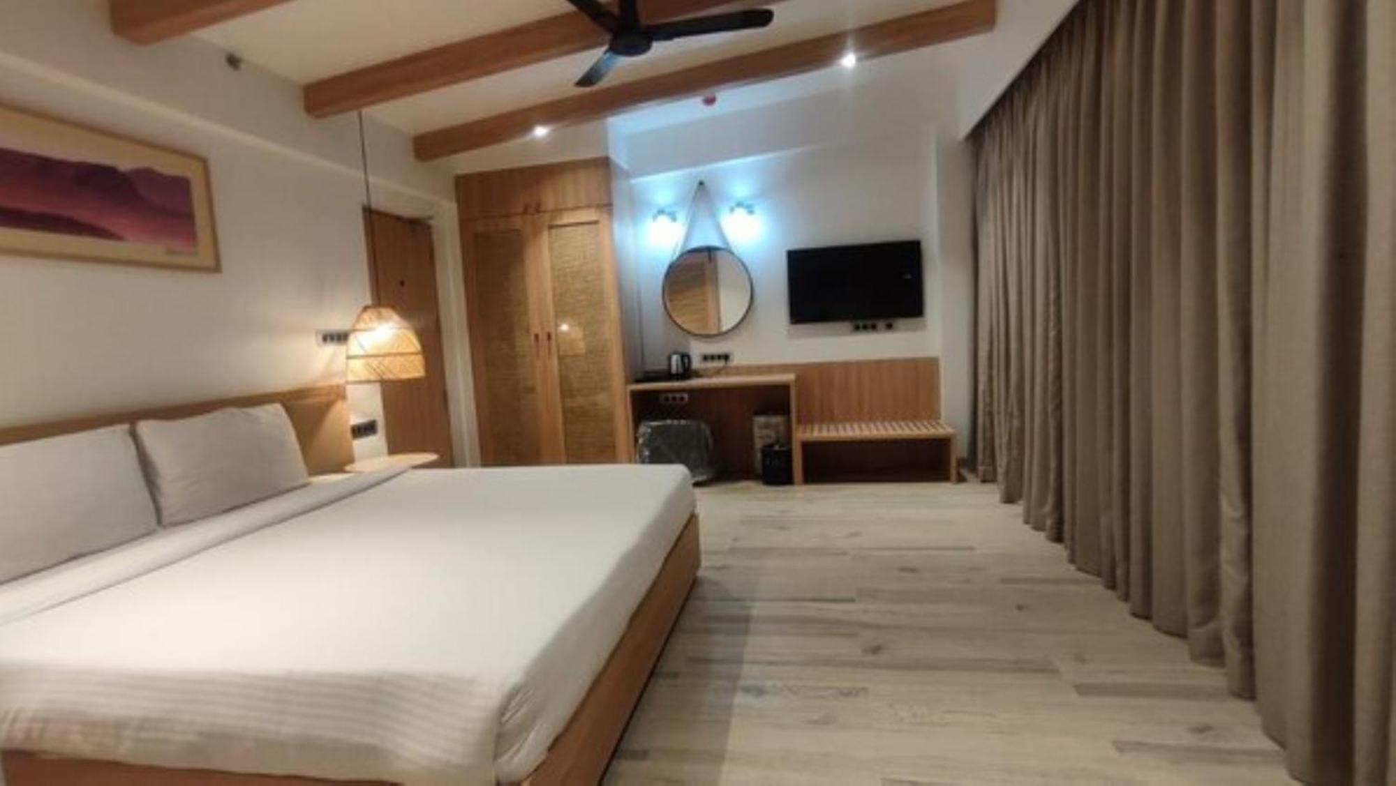 Residency Lake Resort & Spa Mulshi Exterior photo